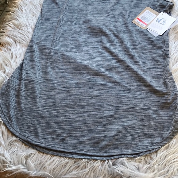 Reebok women’s training tank - Picture 4 of 8